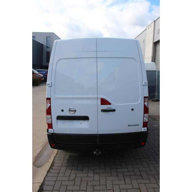 NISSAN NV400-47400564