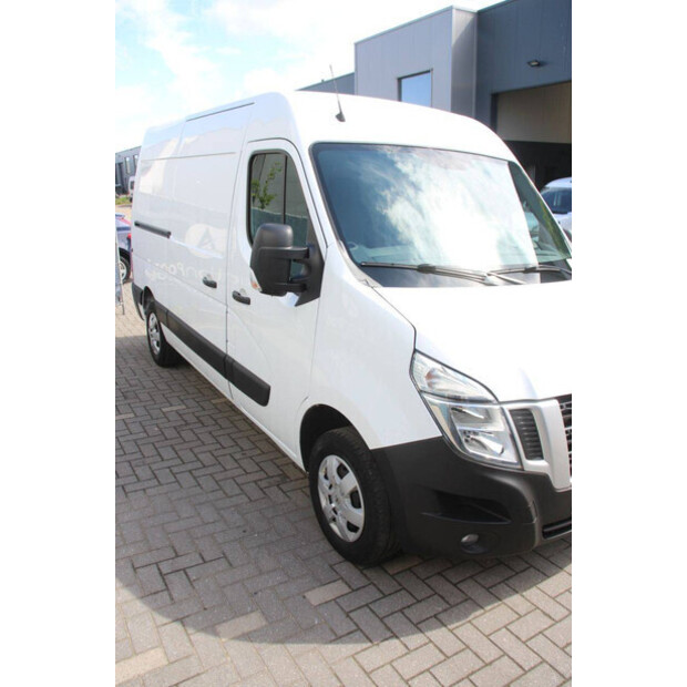 NISSAN NV400-47400566