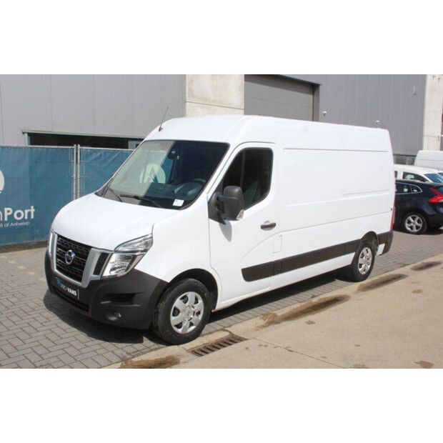 NISSAN NV400-47400568