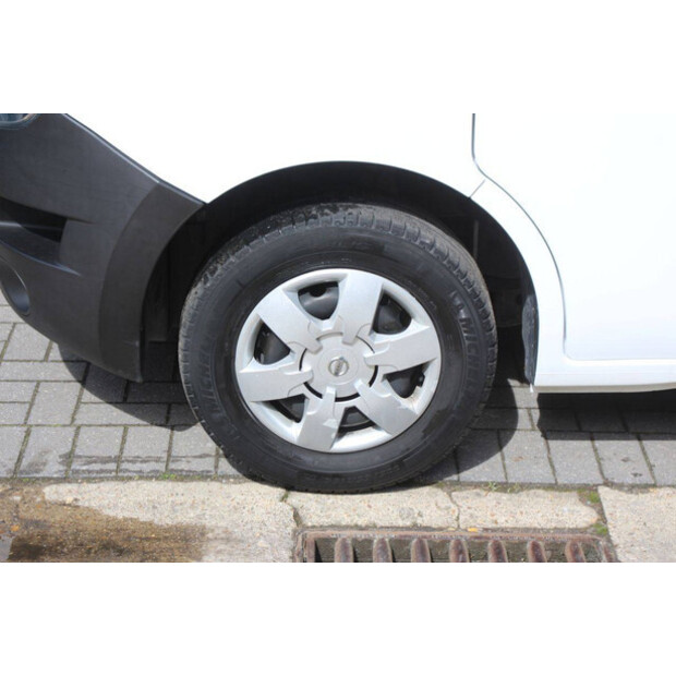 NISSAN NV400-47400572