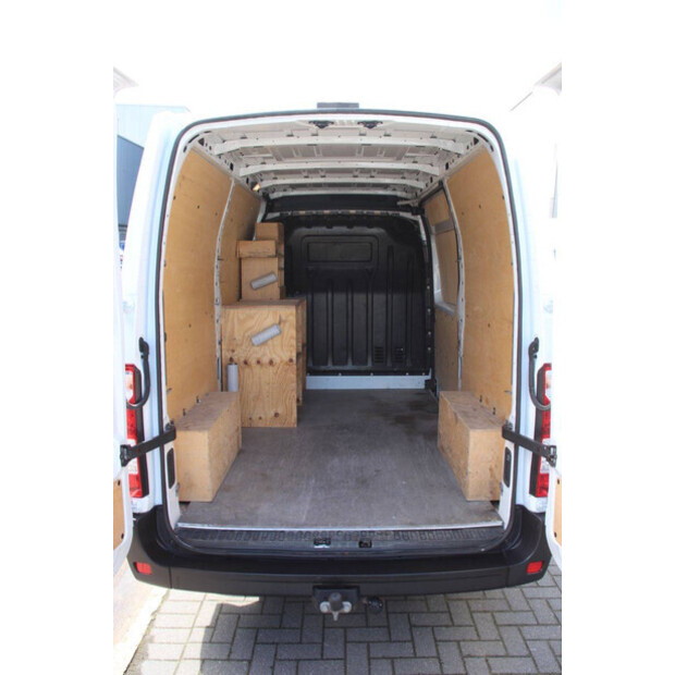 NISSAN NV400-47400578