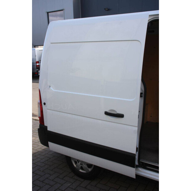 NISSAN NV400-47400585