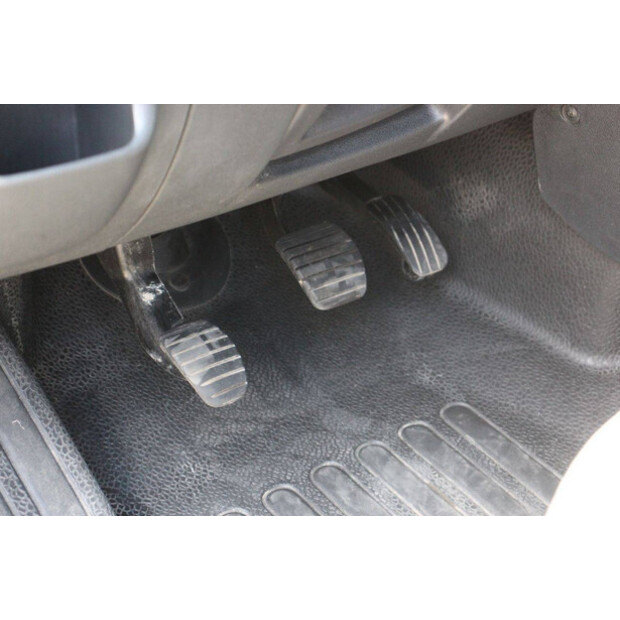 NISSAN NV400-47400596