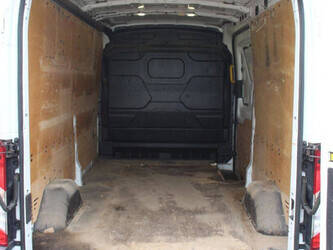 2019-ford-transit-1456169-47400745