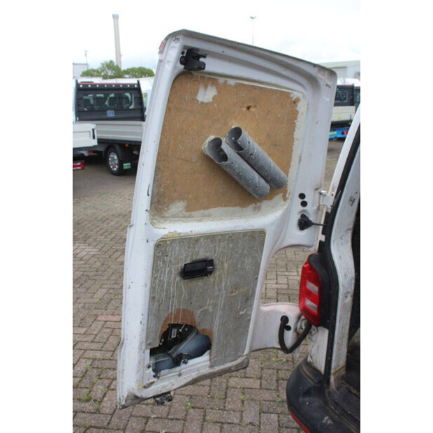 2017 Volkswagen Transporter TDI-47400892