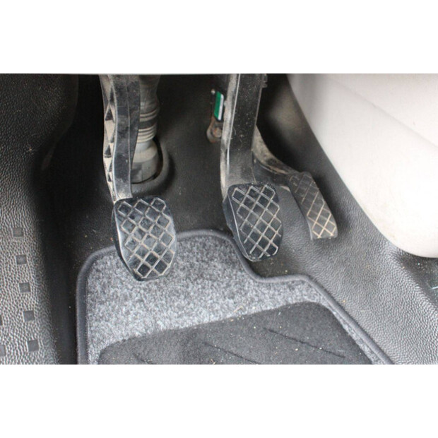 2017 Volkswagen Transporter TDI-47400908