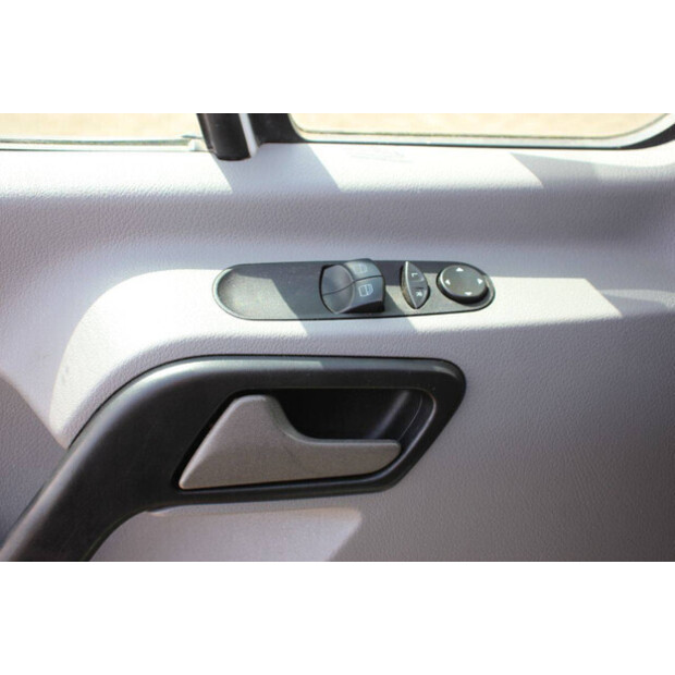 Mercedes-Benz SPRINTER-47401004
