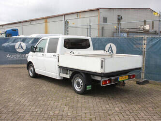 2018-volkswagen-transporter-1456175-47401025