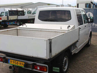 2018-volkswagen-transporter-1456175-47401027