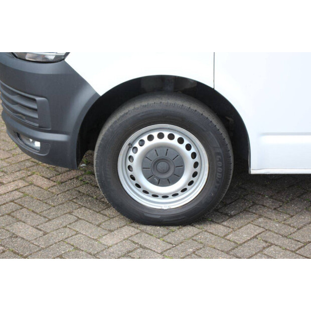 2018 Volkswagen Transporter-47401035