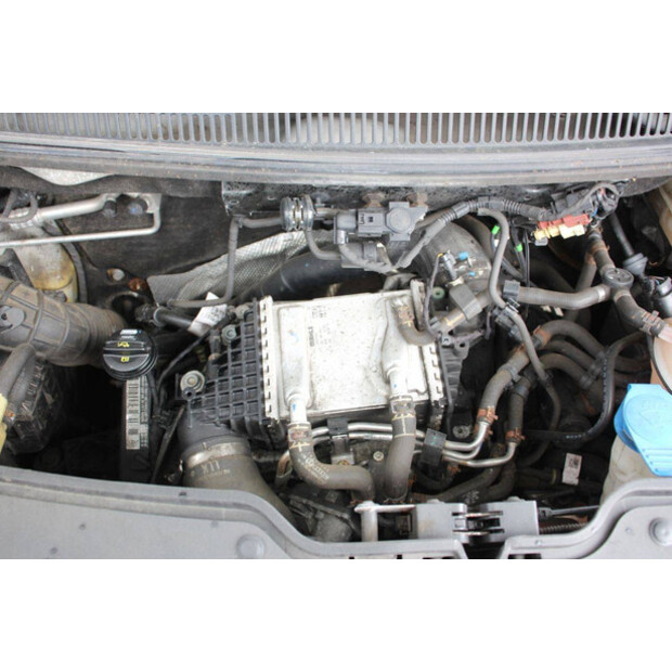 2018 Volkswagen Transporter-47401047