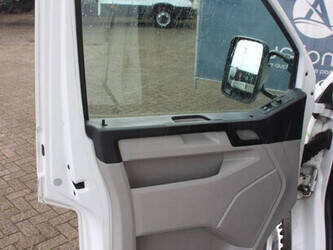 2018-volkswagen-transporter-1456175-47401050