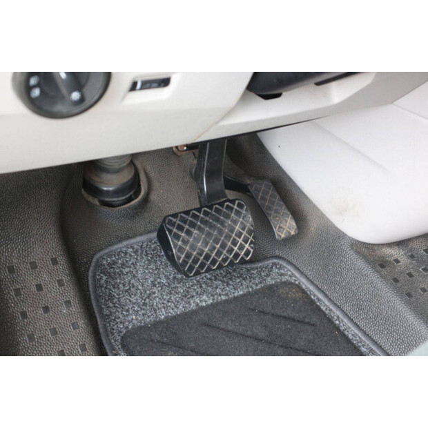 2018 Volkswagen Transporter-47401053