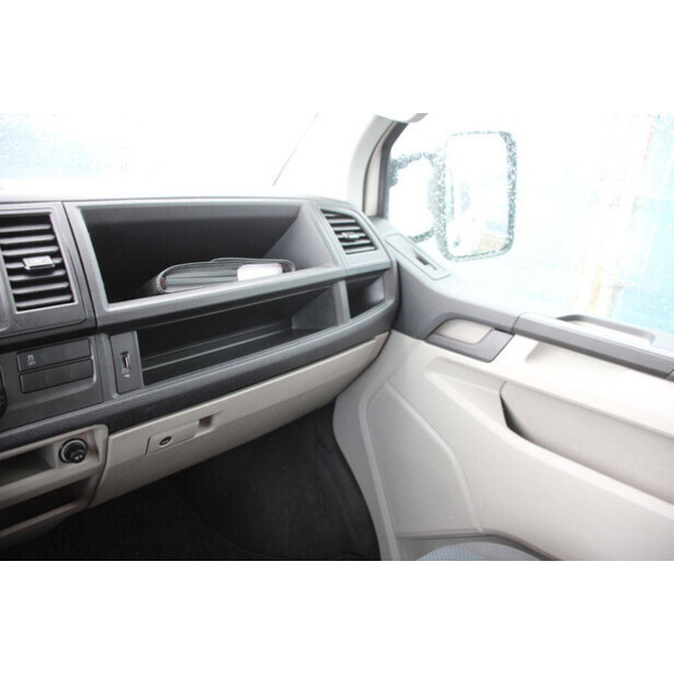 2018 Volkswagen Transporter-47401064