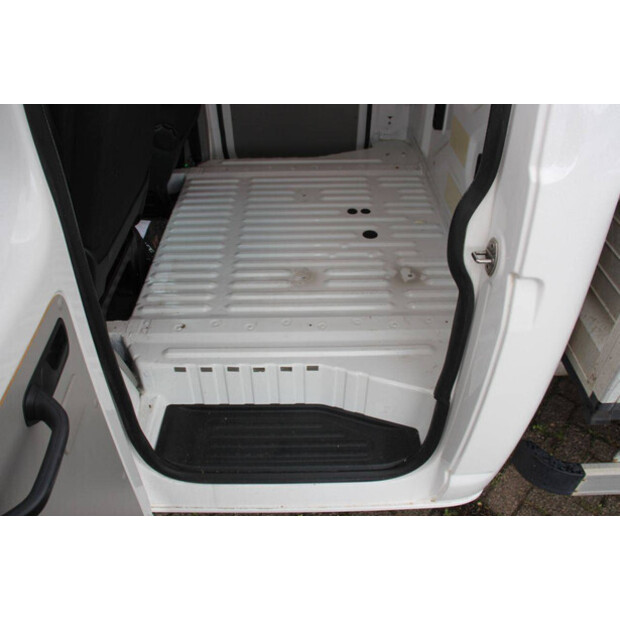2018 Volkswagen Transporter-47401068