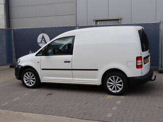 2012-volkswagen-caddy-1456182-47401344