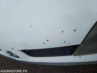 2005-renault-clio-1456279-47415698