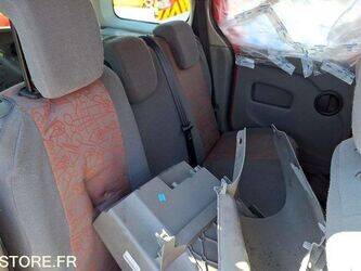 2008-renault-kangoo-1456359-47416816