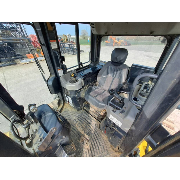 2018 Komatsu D61PXI-24-47418101