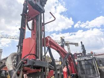2023-sandvik-dx-800-47419247