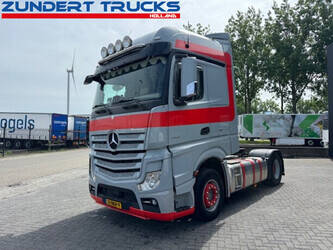 صورة ل رؤوس شاحنات 2018 مرسيدس بنز ACTROS