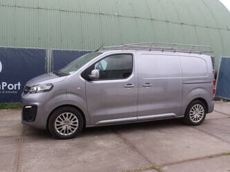 صورة ل المركبات التجارية 2021 أوبل Vivaro