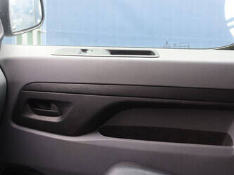 2021-opel-vivaro-1456468-47419617