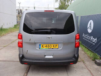 2021-toyota-proace-1456469-47419649