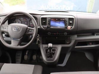 2021-toyota-proace-1456469-47419686