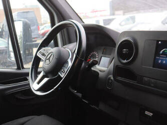 2021-mercedes-benz-sprinter-1456473-47419854