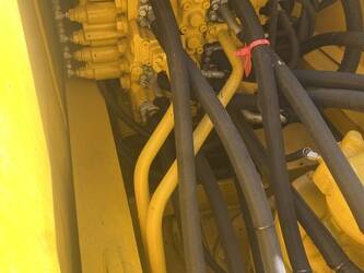 2025-komatsu-pc240lc-10-47419920