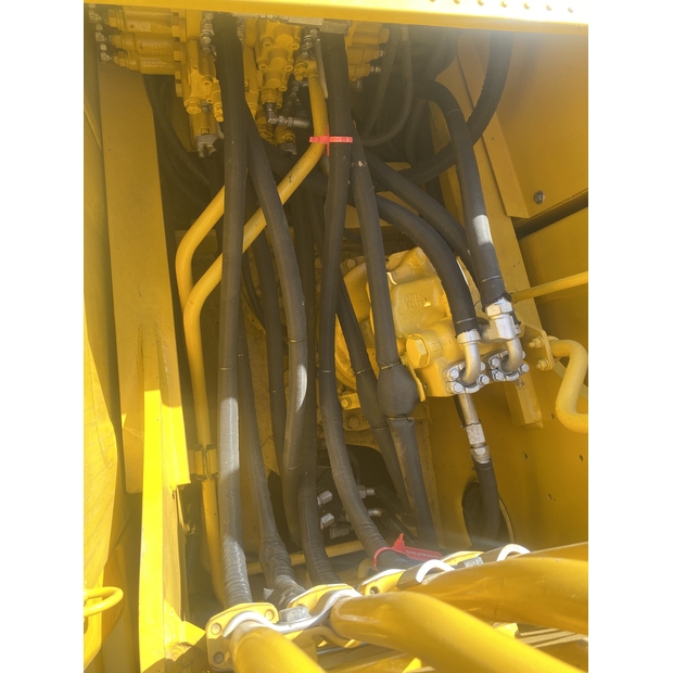 2025 Komatsu PC240LC-10-47419925