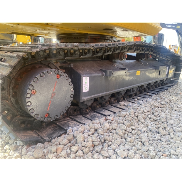 2025 Komatsu PC220LC-8-47419929