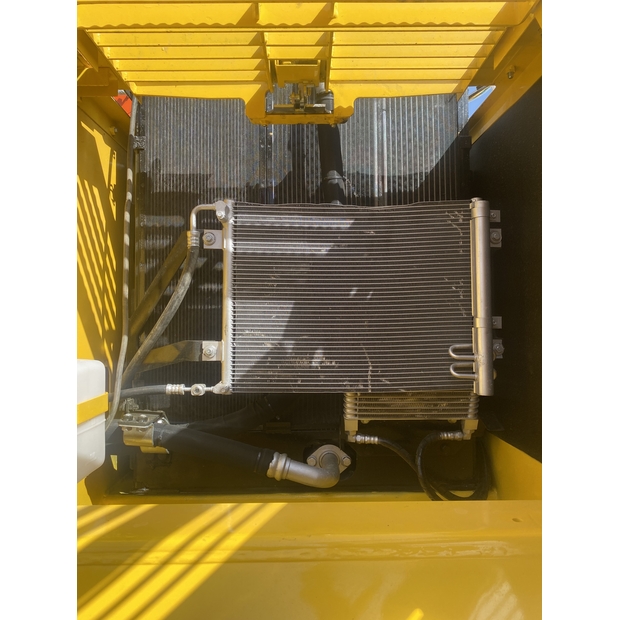 2025 Komatsu PC220LC-8-47419930