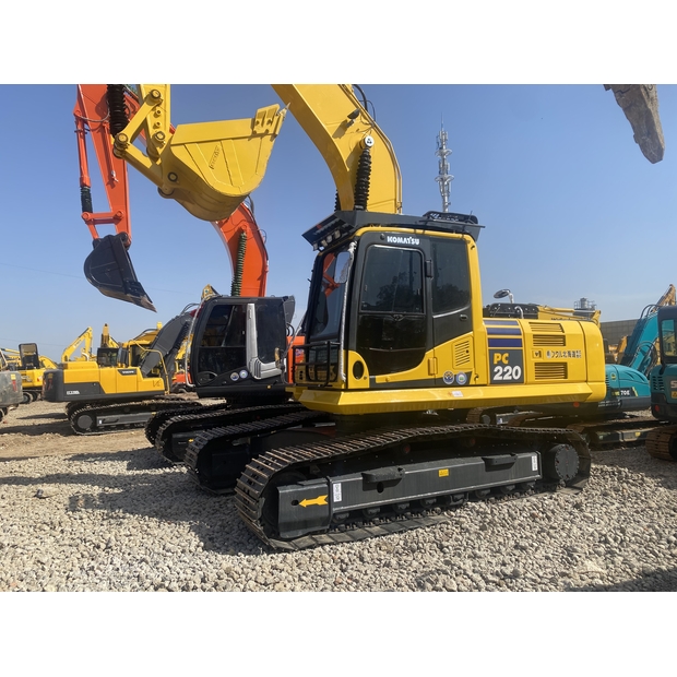 2025 Komatsu PC220LC-8-47419935