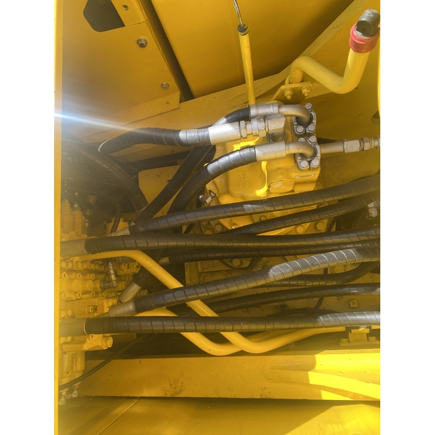 2025 Komatsu PC220LC-8-47419941
