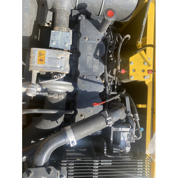 2025 Komatsu PC220LC-8-47419943