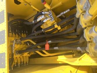2025-komatsu-pc210lc-10-1456477-47419946