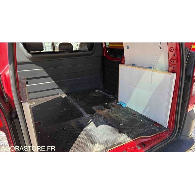 2014 Peugeot PARTNER-47435886
