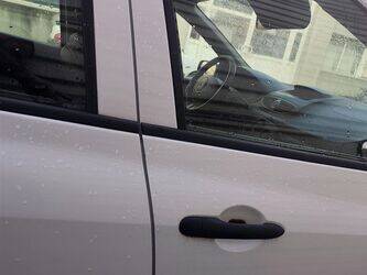 2008-renault-clio-3-47436792