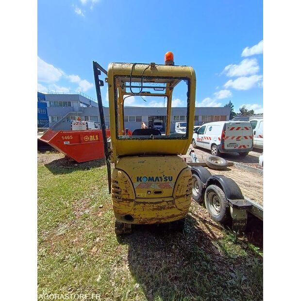 2002 كوماتسو PC15R8-47436861