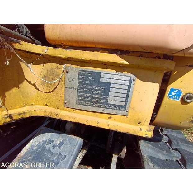2002 كوماتسو PC15R8-47436870