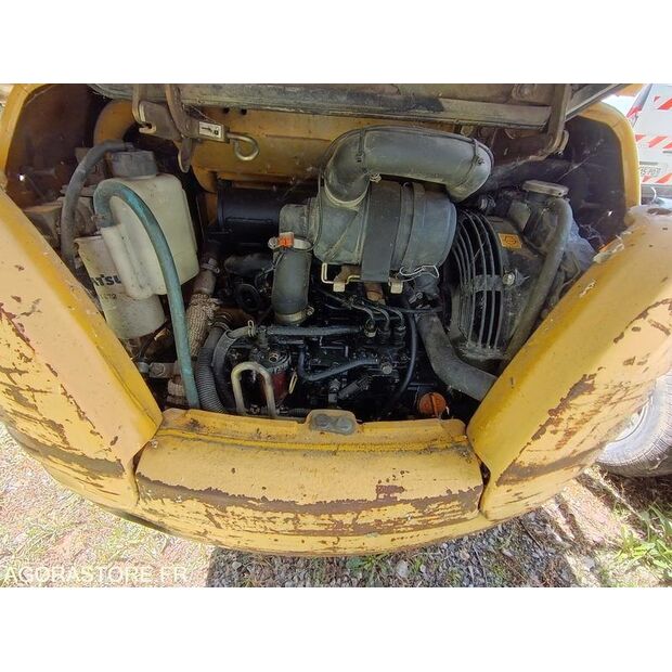 2002 كوماتسو PC15R8-47436873