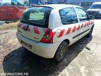 2007-renault-clio-1456776-47436901
