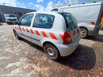 2007-renault-clio-1456776-47436902