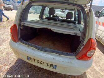 2007-renault-clio-1456776-47436903