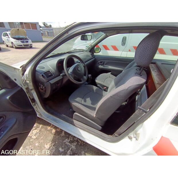 2007 Renault Clio-47436904