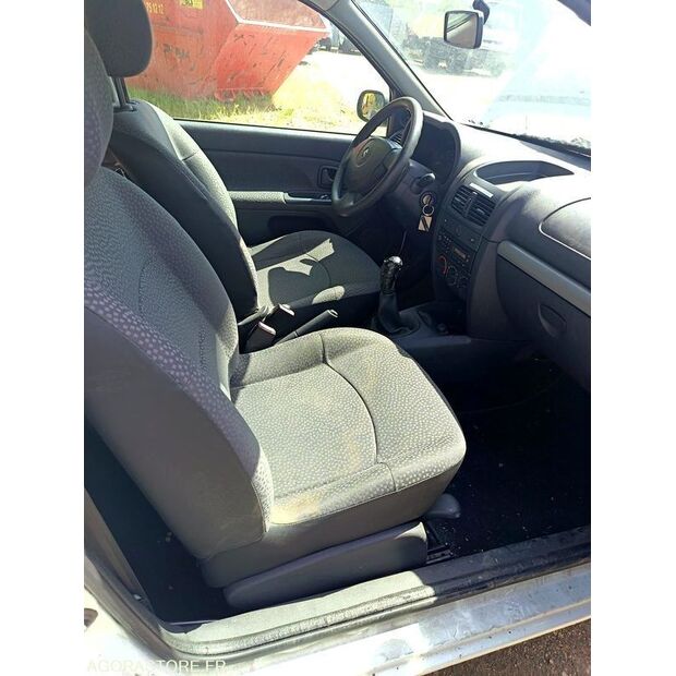 2007 Renault Clio-47436905