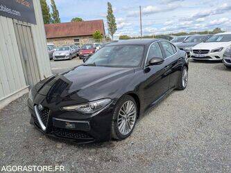2016-alfa-romeo-giulia-47437188