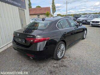 2016-alfa-romeo-giulia-47437189